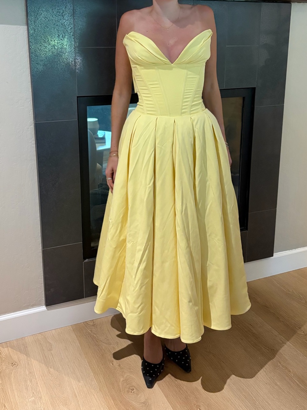 House of CB ‘LADY SUNSHINE STRAPLESS
TULLE MIDI DRESS - Picture 10 of 12